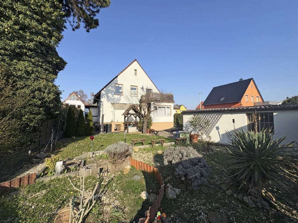 Immobilie in Dienheim - Top-Lage von Oppenheim: Hübsches, freistehendes 1-2 Familienhaus mit sonnigem Süd-West Garten - Bild 1