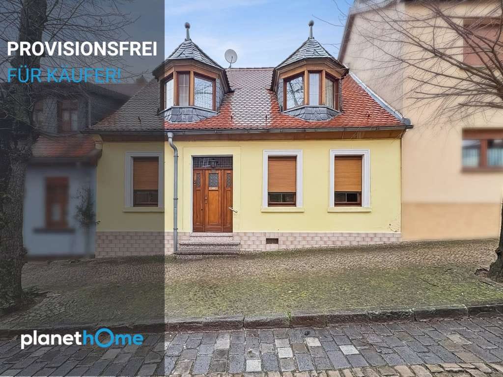 Immobilie in Bernburg - Charmantes Reihenhaus mit Charakter – Familientraum mit viel Platz in Bernburg - Bild 0