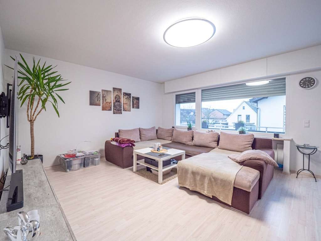 Immobilie in Niederkassel - Gepflegtes Mehrfamilienhaus mit Potenzial in Niederkassel-Mondorf - Bild 2