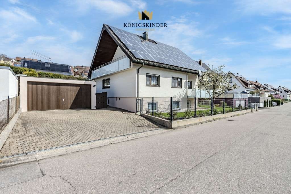 Immobilie in Wimsheim - Familienfreundliches frei stehendes Traumhaus mit ca. 294m² Wohnfläche, Doppelgarage und Garten. - Bild 0