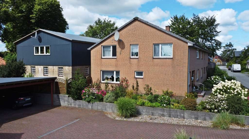 Immobilie in Schwabstedt - Tadellos, viel Platz und Ausbaureserve, familienfreundlich (3We) + zentral in Schwabstedt/Treene - Bild 0