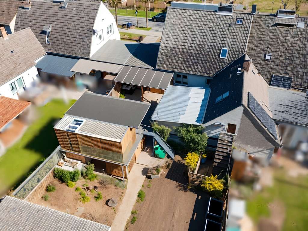 Immobilie in Anklam - DHH mit ca. 144m² Wfl., 473m² Grdst, Garten, Nebengelass, Garage & Keller in der Hansestadt Anklam! - Bild 2