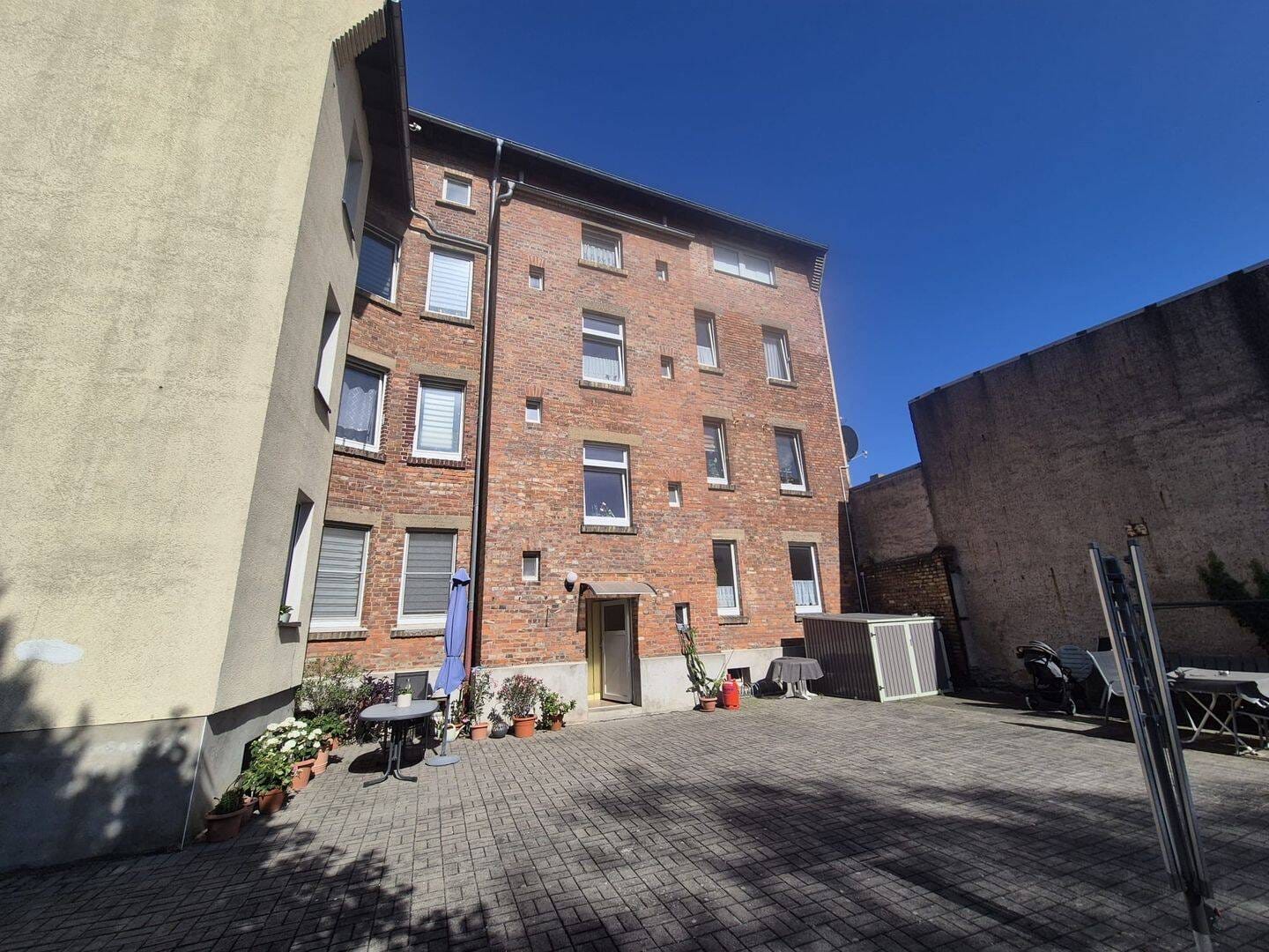 Immobilie in Calbe (Saale) - Charmante 3-Zimmer-Wohnung mit Stellplatz im Herzen von Calbe - Bild 1