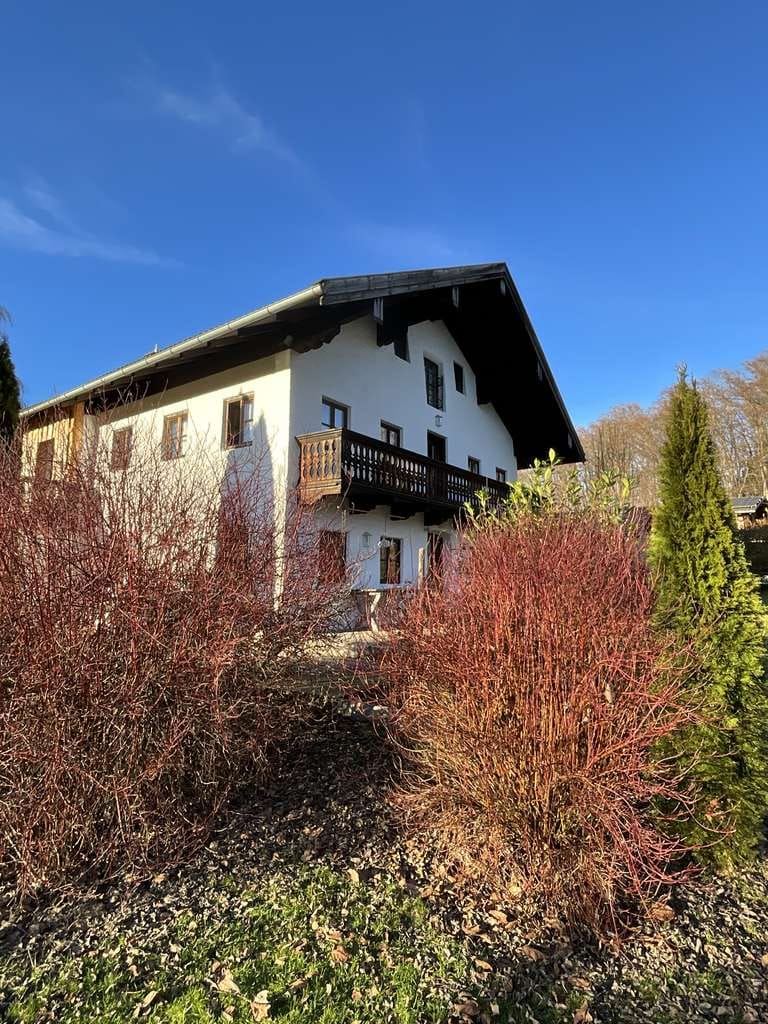 Immobilie in Übersee - Doppelhaushälfte in bester Ortsrandlage - mit Traumgrundstück - Bild 1
