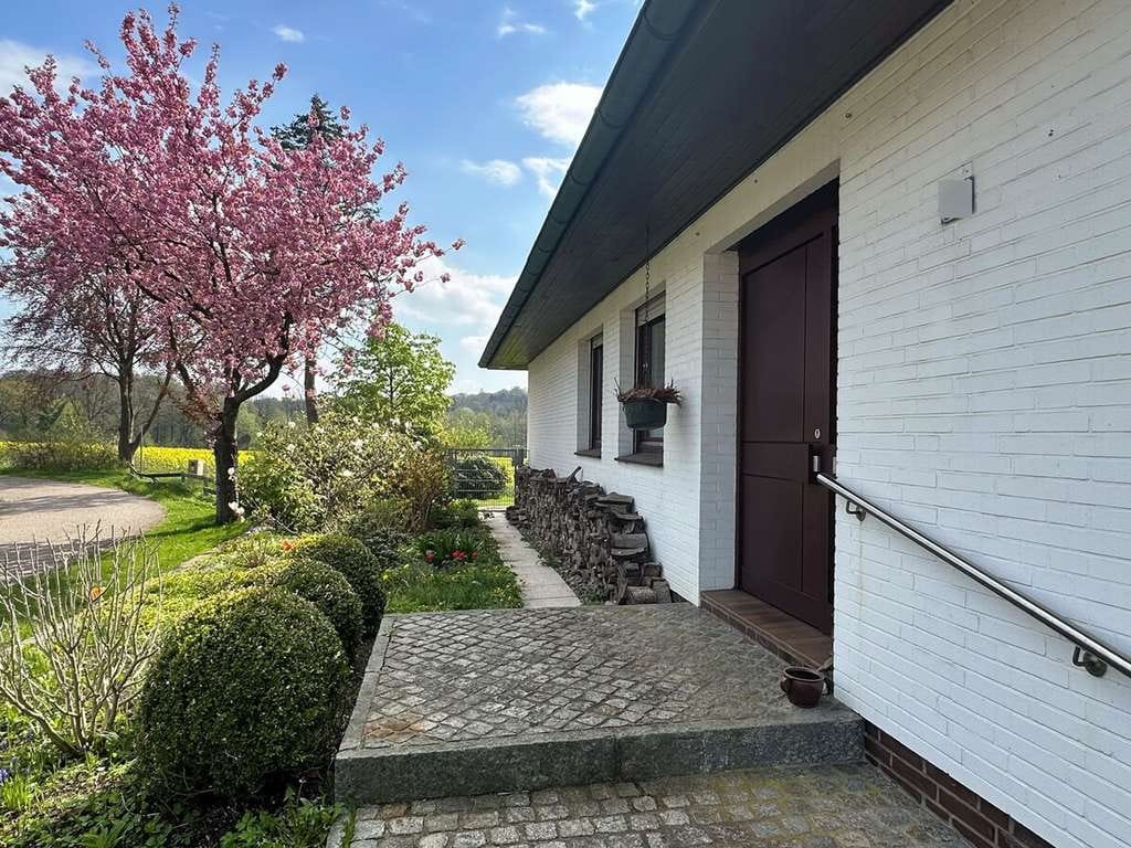 Immobilie in Kisdorf - Walmdachbungalow mit großem Grundstück in Feldrandlage von Kisdorf (Kisdorferwohld) - Bild 4