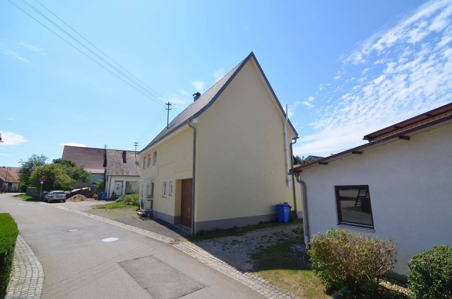 Immobilie in Langenenslingen - Einfamilienwohnhaus mit Werkstatt/Halle - Bild 1