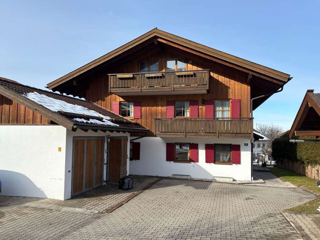 Immobilie in Ohlstadt - Ohlstadt: Gemütliches Dachgeschoss-Appartement mit Balkon, vermietet - Bild 0