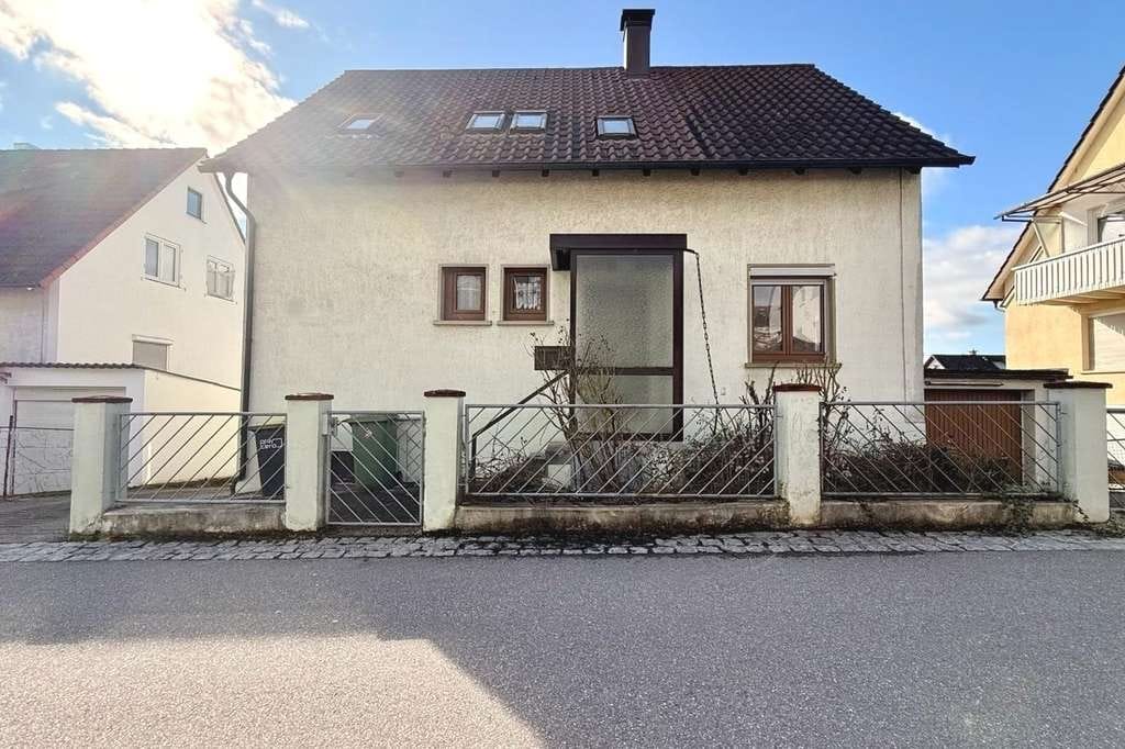 Immobilie in Vaihingen an der Enz - Wohnen mit Panorama und Schlossblick - Zweifamilienhaus mit Entwicklungspotential - Bild 4
