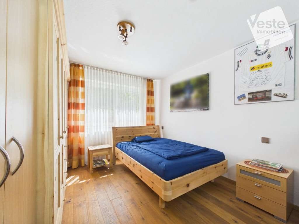 Immobilie in Meeder - Split-Level-Erdgeschosswohnung 
mit Terrasse, Garten und Garage in ruhiger Lage - Bild 2