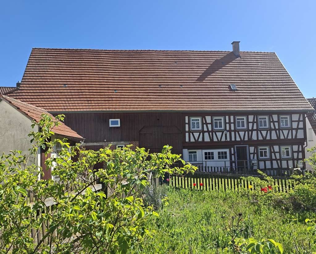 Immobilie in Gschwend - Freistehendes Wohnhaus mit 2 Wohnungen und Nebengebäuden - Bild 0