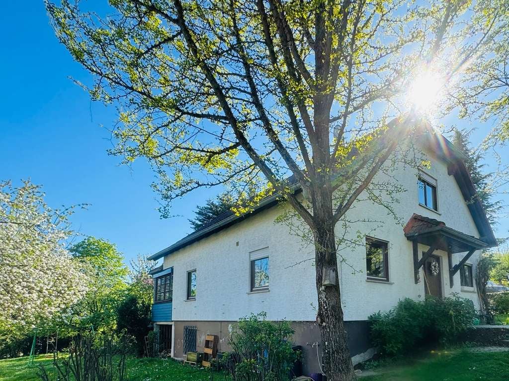 Immobilie in Schlüchtern - Einfamilienhaus mit potentiellem Baugrundstück! - Bild 0