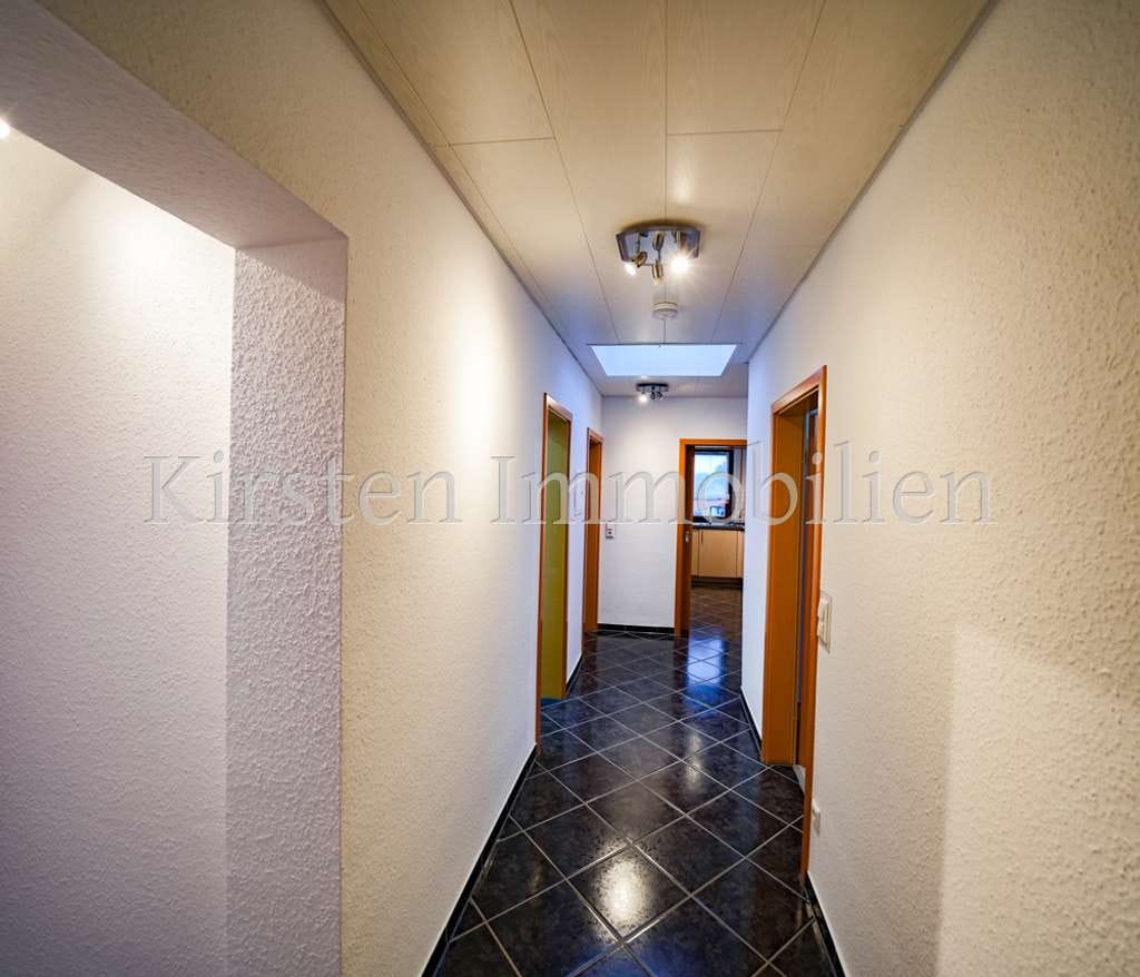 Immobilie in Haigerloch - Modernisierte 3-Zimmer-Wohnung mit Balkon und Garage – sofort verfügbar in Haigerloch-Owingen! - Bild 2