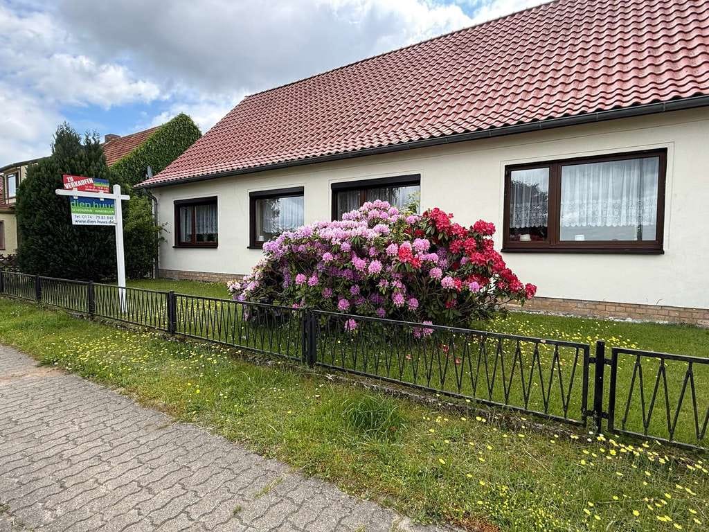 Immobilie in Warnow - Einfamilienhaus in Warnow mit großem Grundstück und Einliegerwohnung - Bild 0