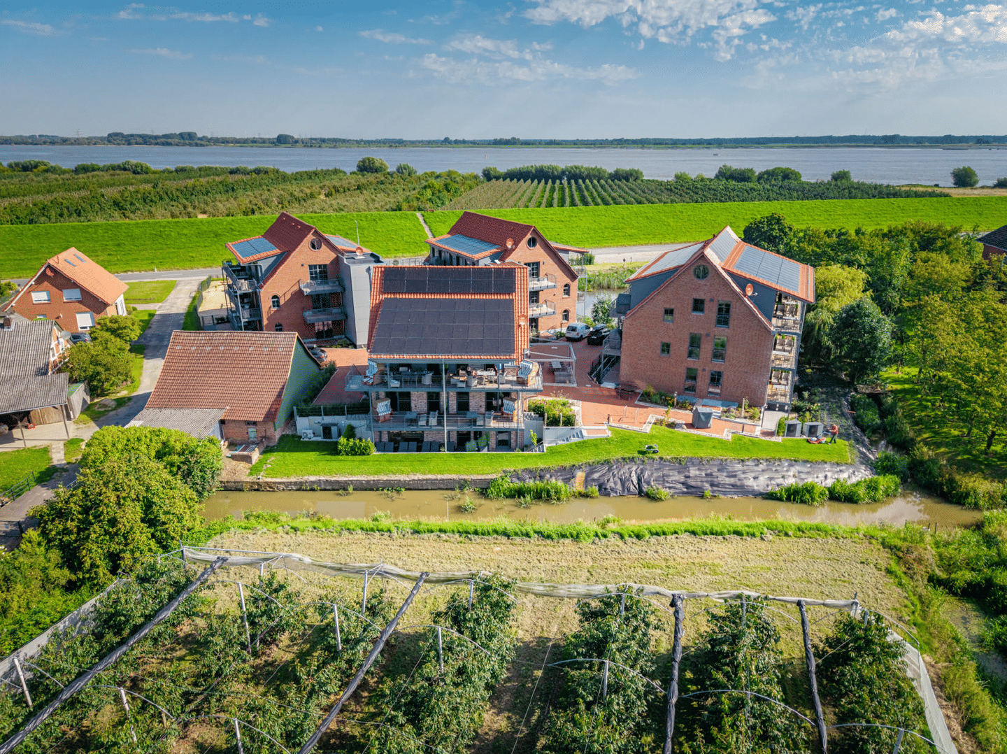 Immobilie in Grünendeich - Starke Kapitalanlage mit Wertsteigerung - Moderne Neubau-Ferienwohnung im Alten Land - mit professionellem Vermietungsservice - PROVISIONSFREI - Bild 1
