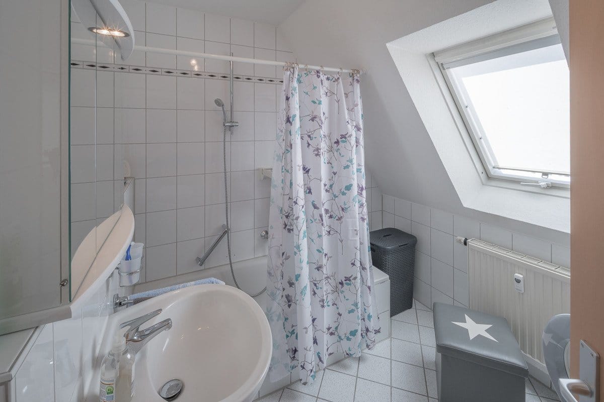 Immobilie in Veringenstadt - 6 Familienhaus mit Gewerbe: eine Wohnung selbst  nutzen und fünf vermieten - Bild 3