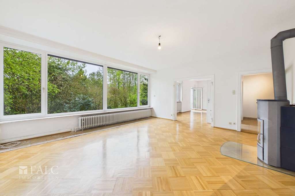 Immobilie in Baden-Baden - Architekten-Zweifamilienhaus mit ausgebautem Dachgeschoss am Annaberg - Bild 2