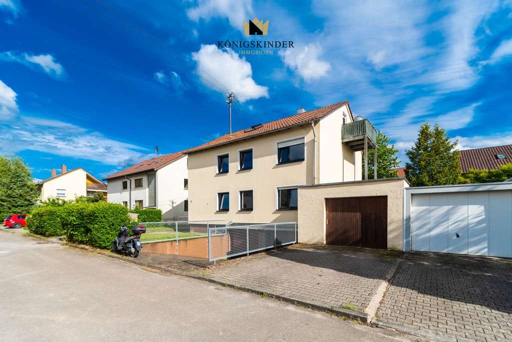 Immobilie in Weil der Stadt - Mehrfamilienhaus mit 4 Wohneinheiten, Garten und 3 Garagen - Bild 3
