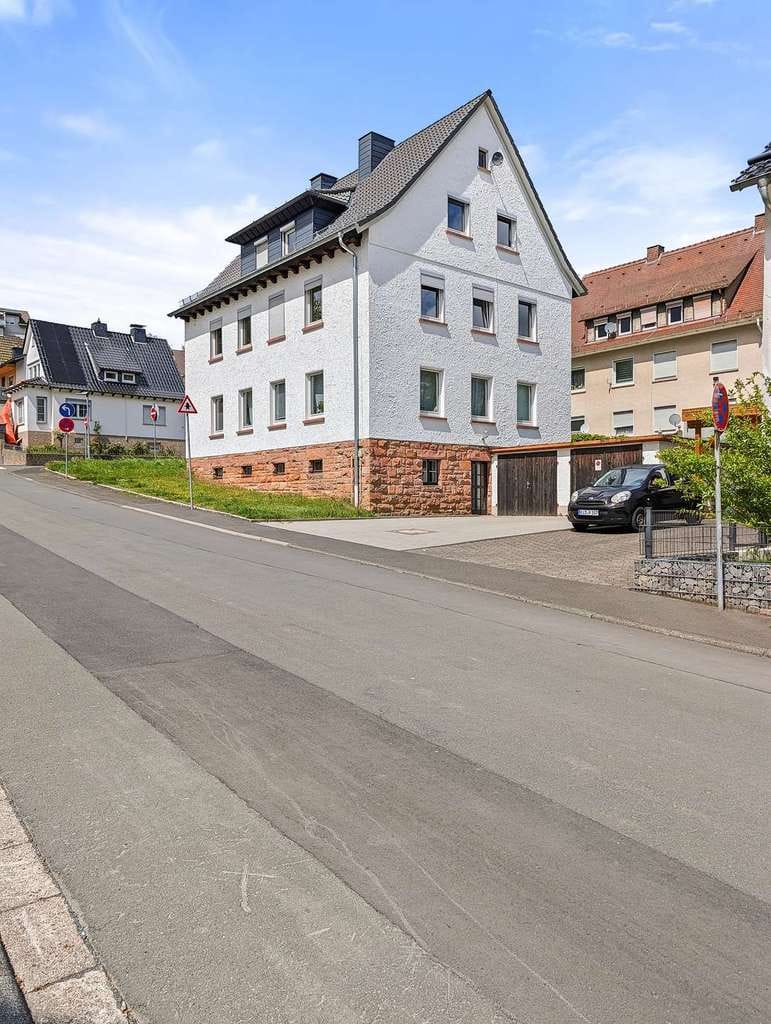 Immobilie in Biedenkopf - Renditestarke Kapitalanlage - voll vermietetes, attraktives Mehrfamilienhaus in beliebter Wohnlage - Bild 3