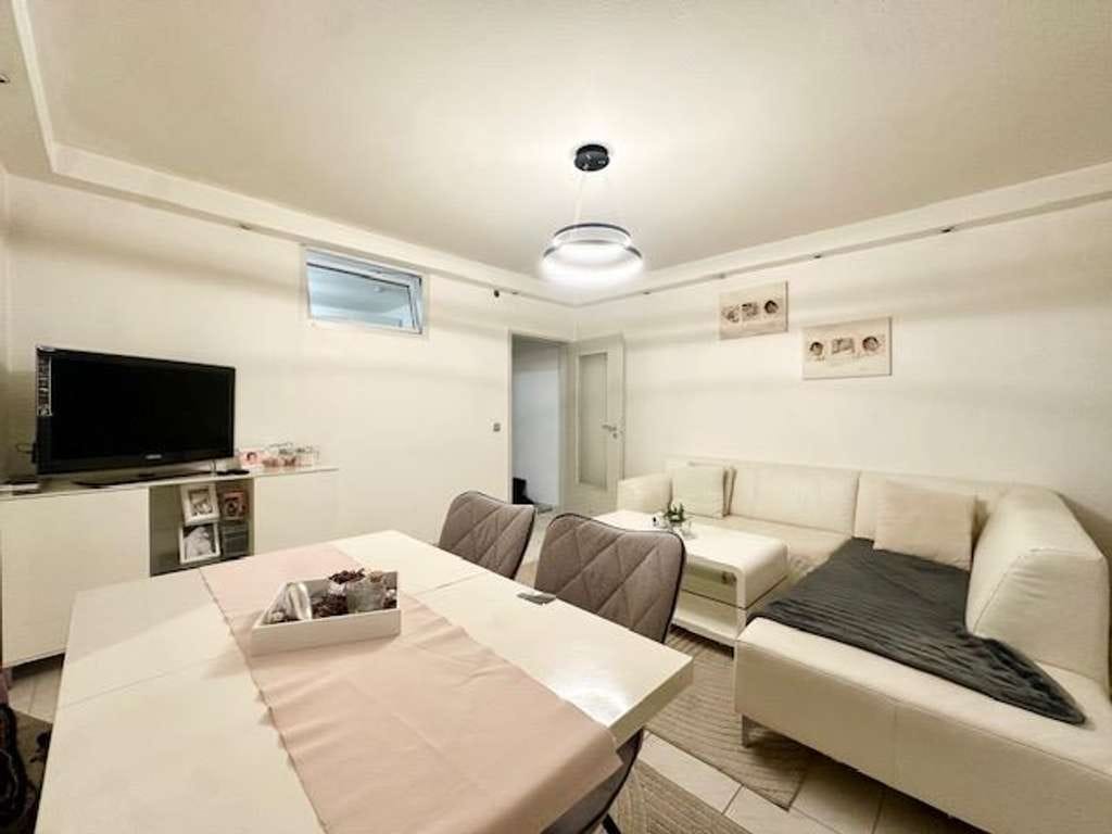 Immobilie in Dietzenbach - Freiwerdend: Kernsanierte & voll-möblierte 3,5-Zimmer-Wohnung mit Stellplatz - Bild 2