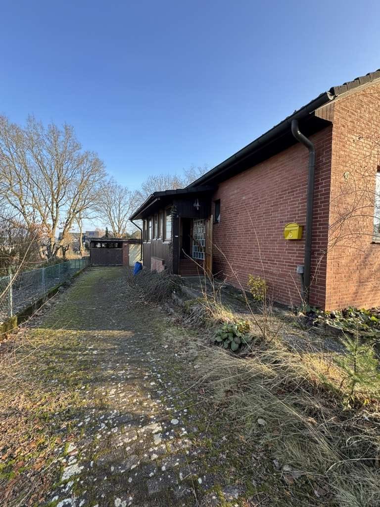 Immobilie in Amelinghausen - sanierungsbedürftiger Bungalow mit Vollkeller auf großem Grundstück - Bild 2