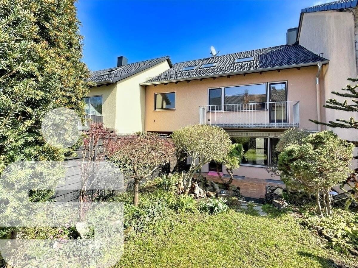 Immobilie in Schwabach - Platz für die große Familie mit flexiblen Nutzungsmöglichkeiten - Bild 0