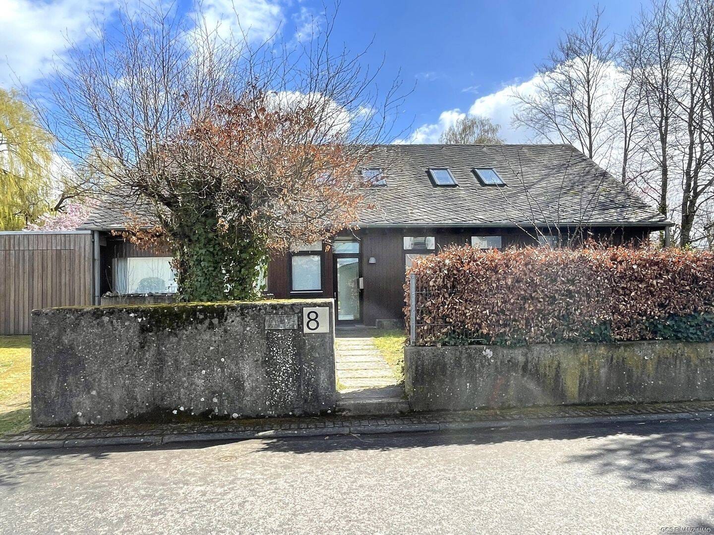 Immobilie in Trierweiler - Zeitloses Landhaus mit parkähnlichem Grundstück in Neuhaus - Bild 0