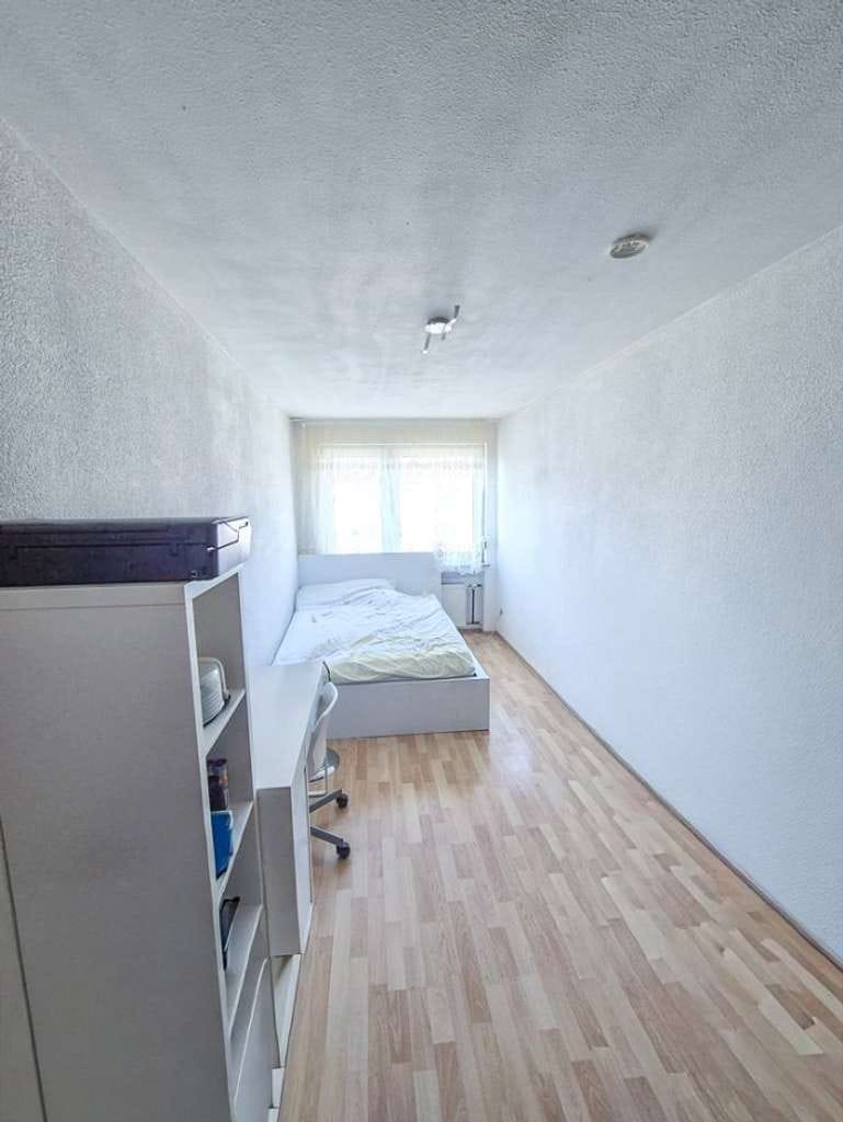 Immobilie in Uhingen - Große familienfreundliche 4-Zimmer-Wohnung mit Balkon und Tiefgaragenstellplatz - Bild 4