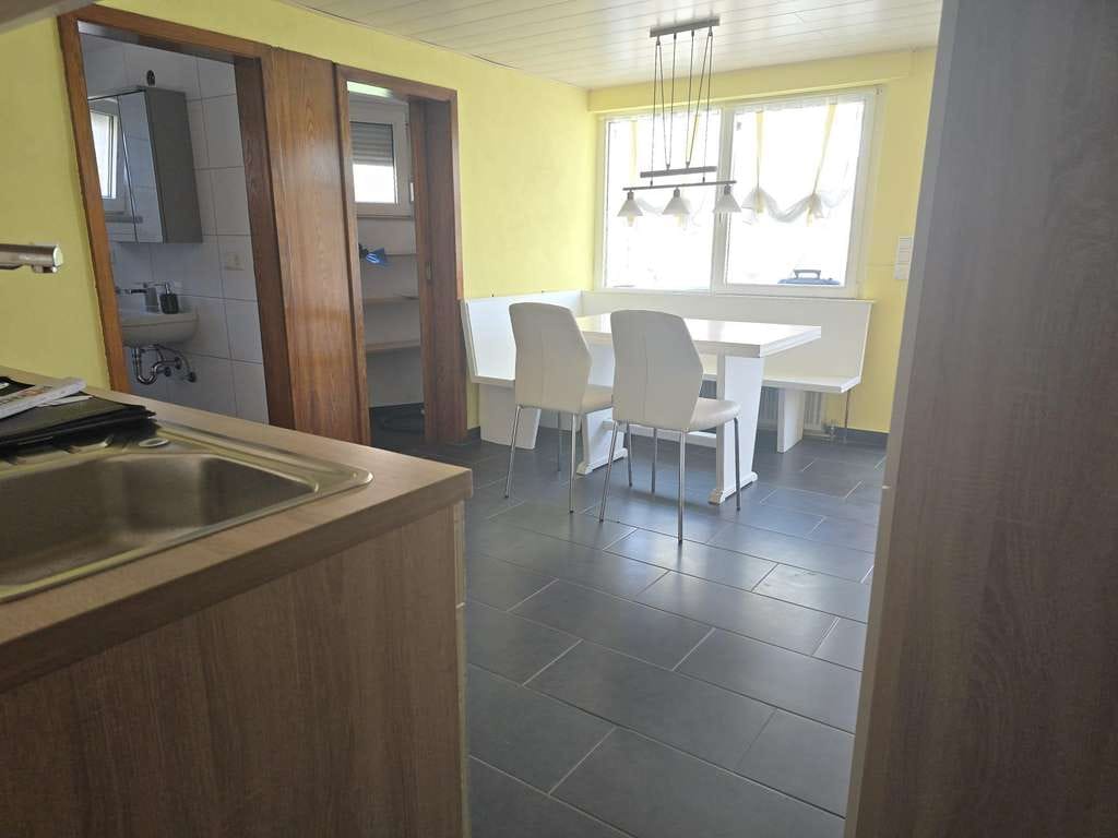 Immobilie in Buchen (Odenwald) - Großzügiges Familienhaus mit 190 m² Scheune, Garten und Ausbaupotenzial  - Bild 3