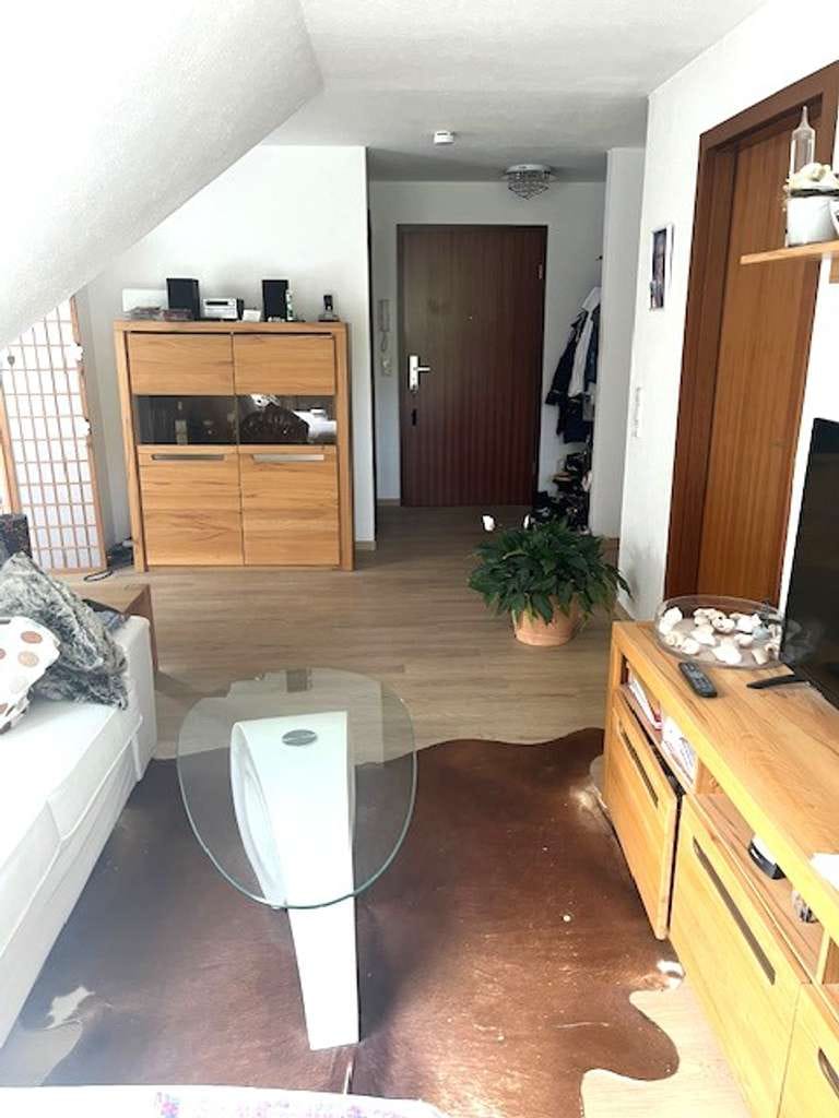 Immobilie in Karlsbad - Hübsche und ansprechende 2 Zimmer DG-Wohnung in ruhiger Lage... - Bild 2