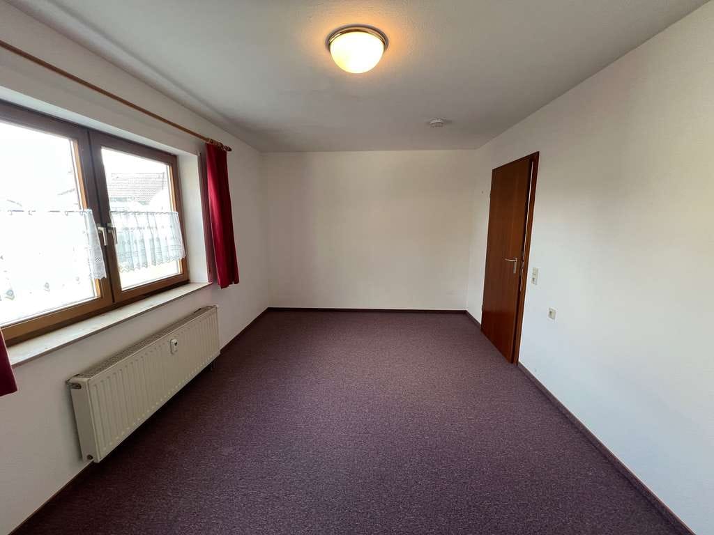 Immobilie in Wain - Helle 3,5-Zimmer-Erdgeschoss-Wohnung mit Gartenanteil und Stellplatz in Wain! - Bild 3