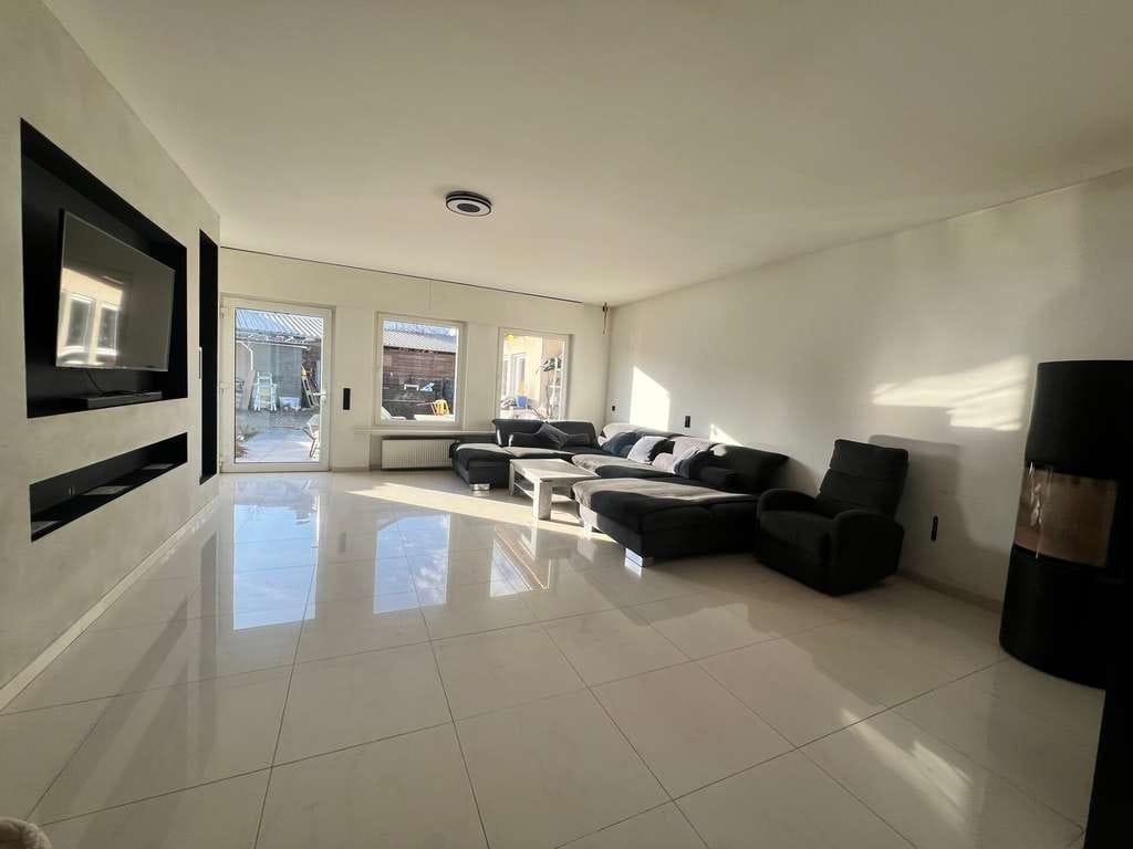 Immobilie in Hohenstein - Loft Feeling: Ein Bungalow der Extraklasse mit 365 qm Wohnfläche in Wiesenrandlage! - Bild 3