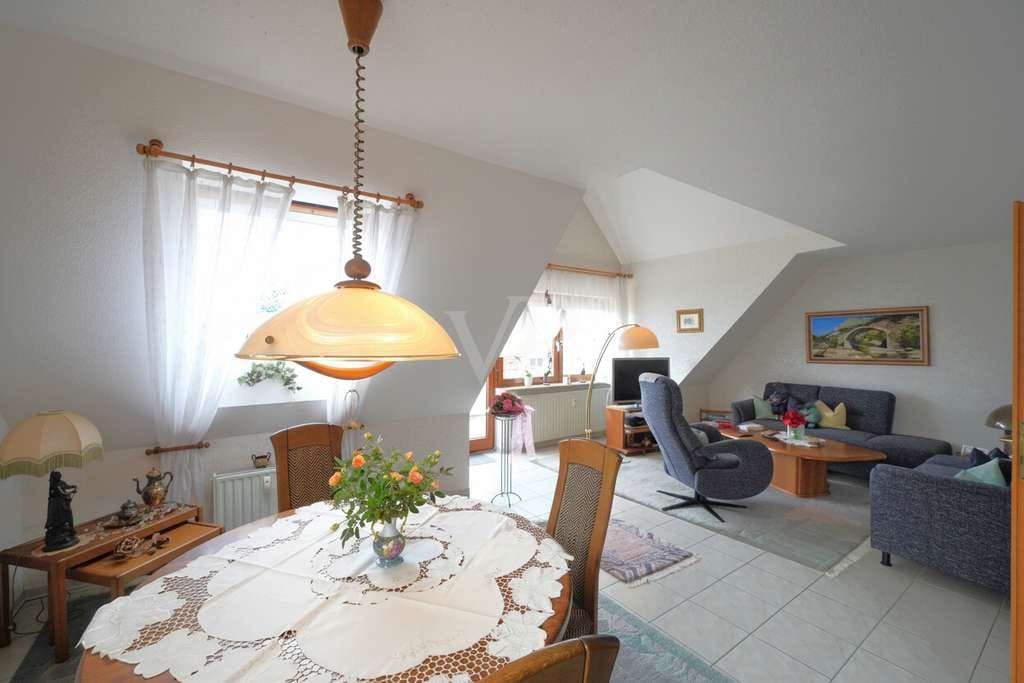 Immobilie in Kupferzell - Gepflegte Maisonette-Wohnung mit Balkon, Einbauküche und Doppelgarage - Bild 4