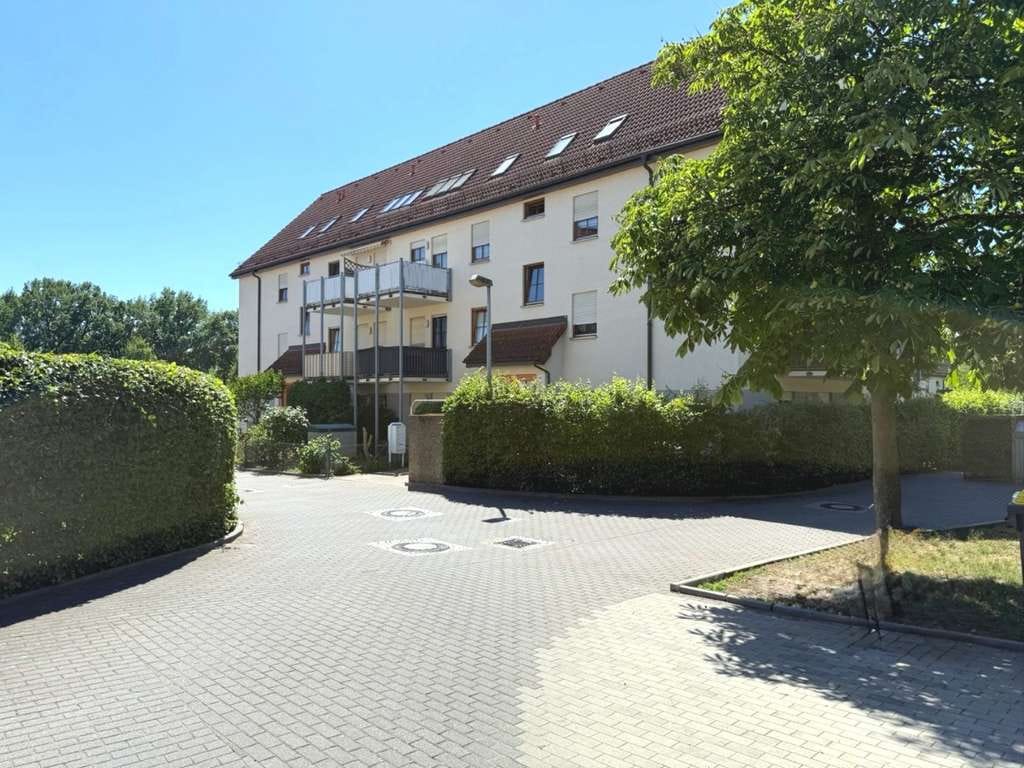 Immobilie in Leegebruch - vermietete 3 Zimmer-Eigentumswohnung im 2.OG zu verkaufen! - Bild 1
