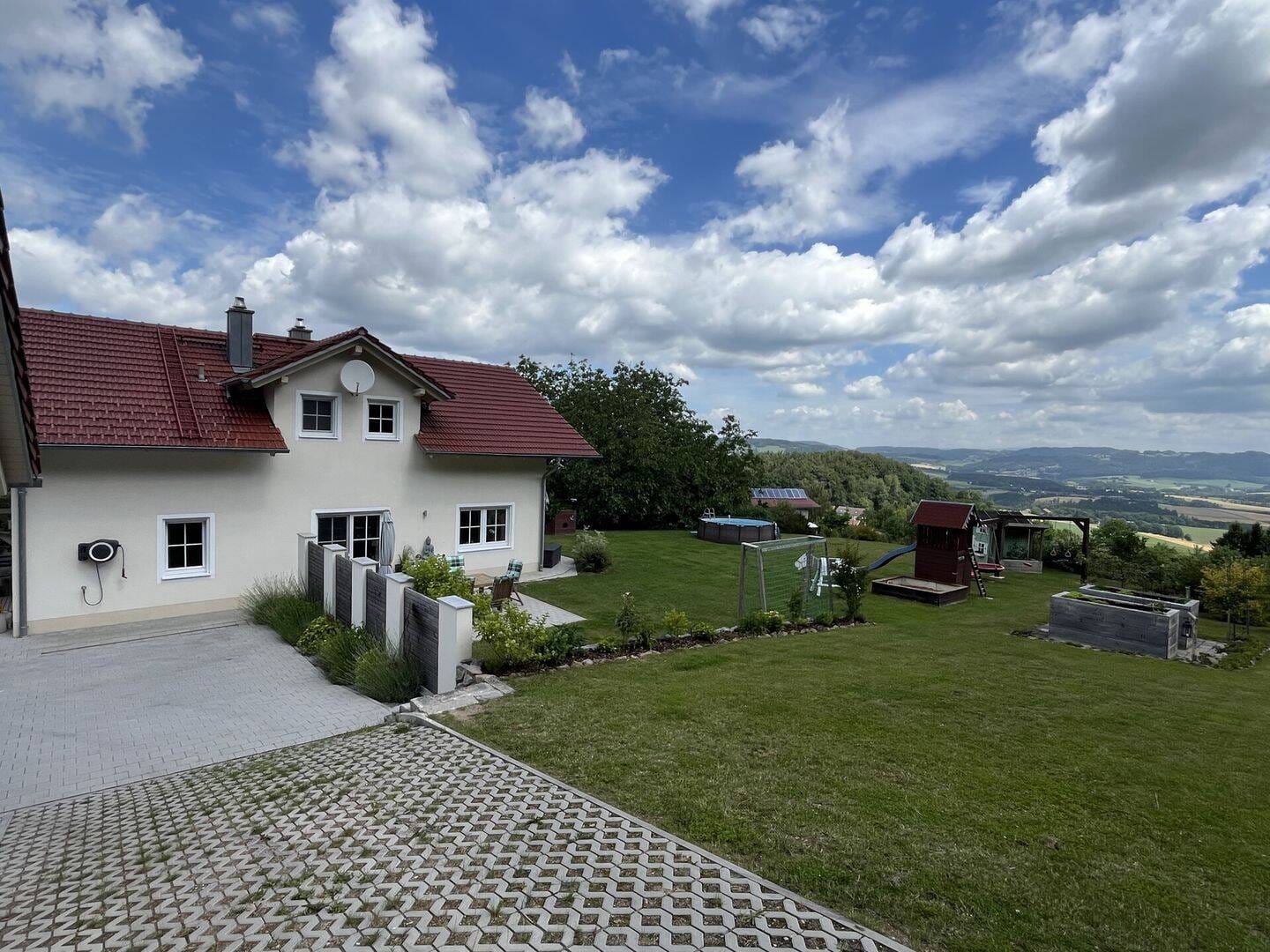 Immobilie in Stallwang - Traumhafter Weitblick: Ihr neues Zuhause mit unverbaubarer Panoramasicht - Bild 1