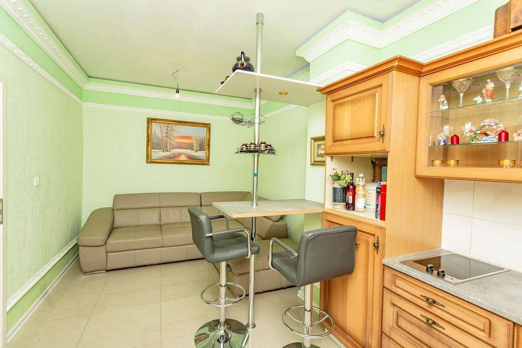 Immobilie in Zell (Mosel) - Renoviertes Wohnhaus aufteilbar in drei Apartments plus Café in ruhiger Lage von Zell-Merl - Bild 3