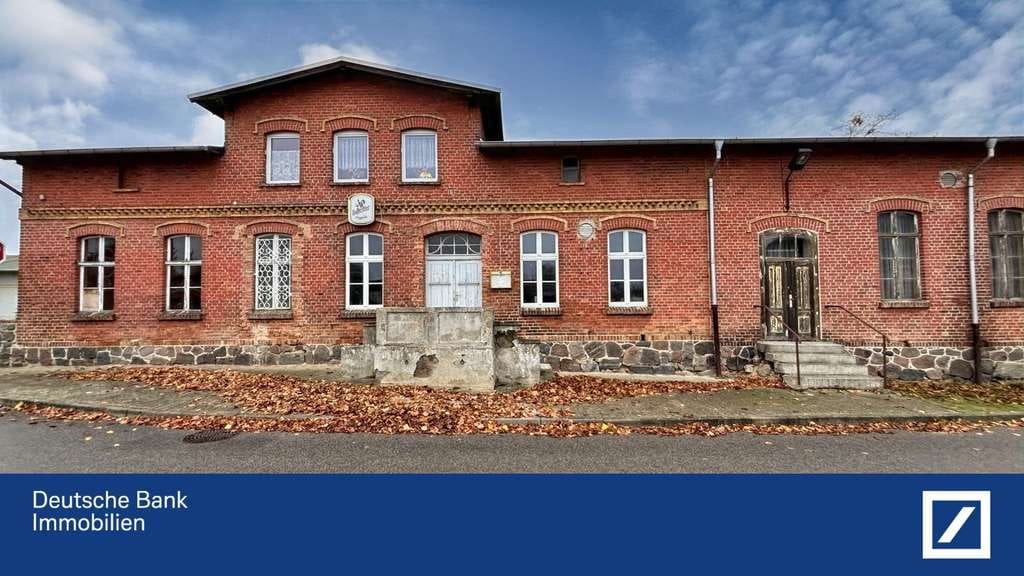 Immobilie in Wilhelmsburg - Geräumiges Sanierungsobjekt mit viel Potenzial - Bild 0
