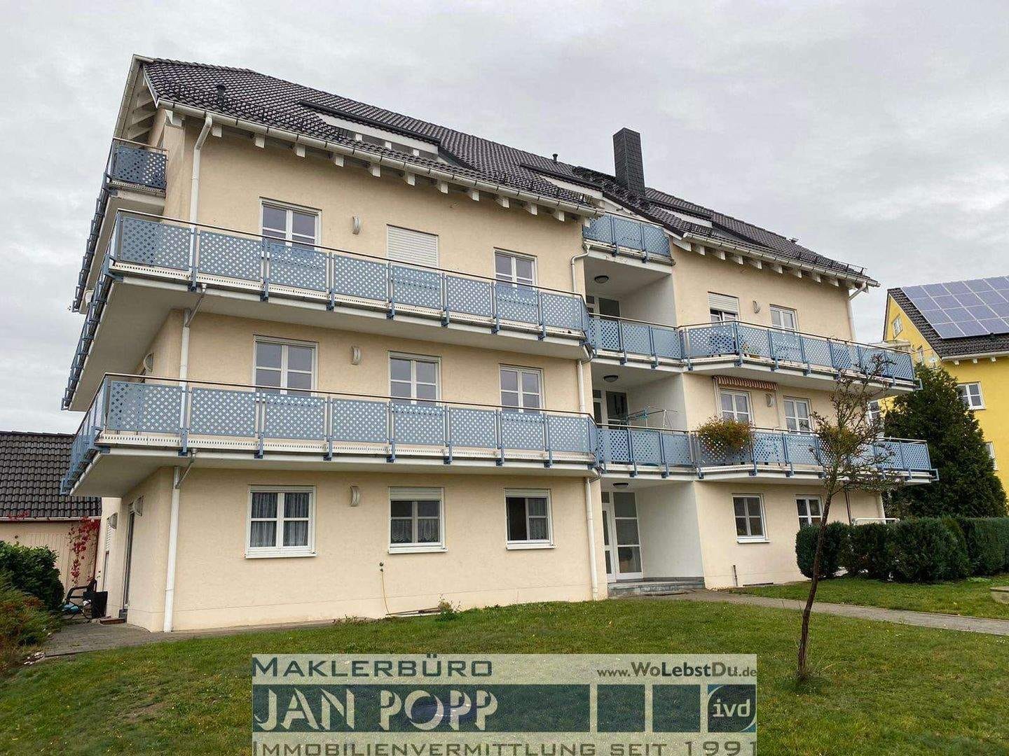 Immobilie in Mohlsdorf-Teichwolframsdorf - Attraktive 3-Raum-Wohnung am Ortsrand mit umlaufendem Balkon und Garage - Bild 1