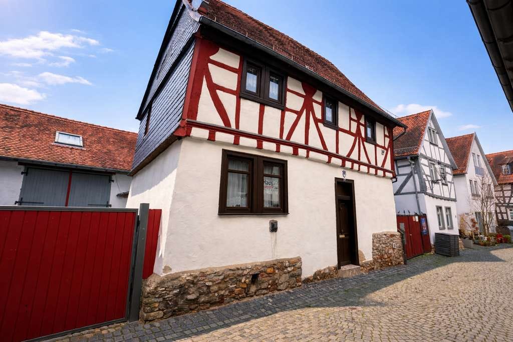 Immobilie in Oberursel - *Seltene Gelegenheit* Fachwerkhaus in der malerischen Altstadt von Oberursel - Bild 1