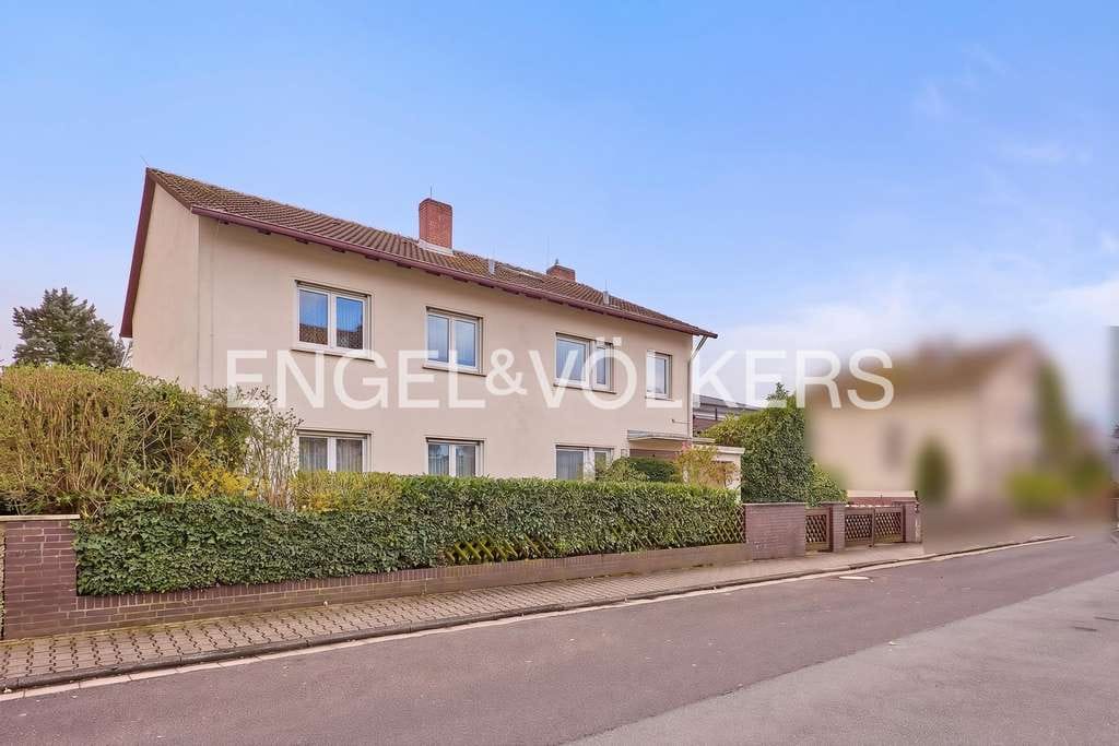 Immobilie in Erzhausen - Familienhaus/Mehrgenerationenwohnen mit weitläufigem Garten & toller Verkehrsanbindung - Bild 0