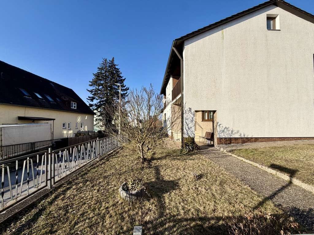 Immobilie in Regensburg - Renovierungsbedürftiges Zweifamilienhaus mit flexiblen Nutzungsmöglichkeiten in ruhiger Traumlage! - Bild 3