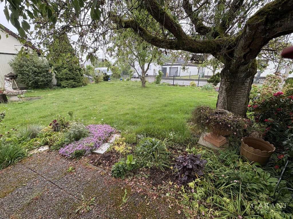 Immobilie in Durlangen - Geplegtes Zweifamilienhaus mit großem Garten - ein Zuhause für Generationen oder als Kapitalanlage! - Bild 0