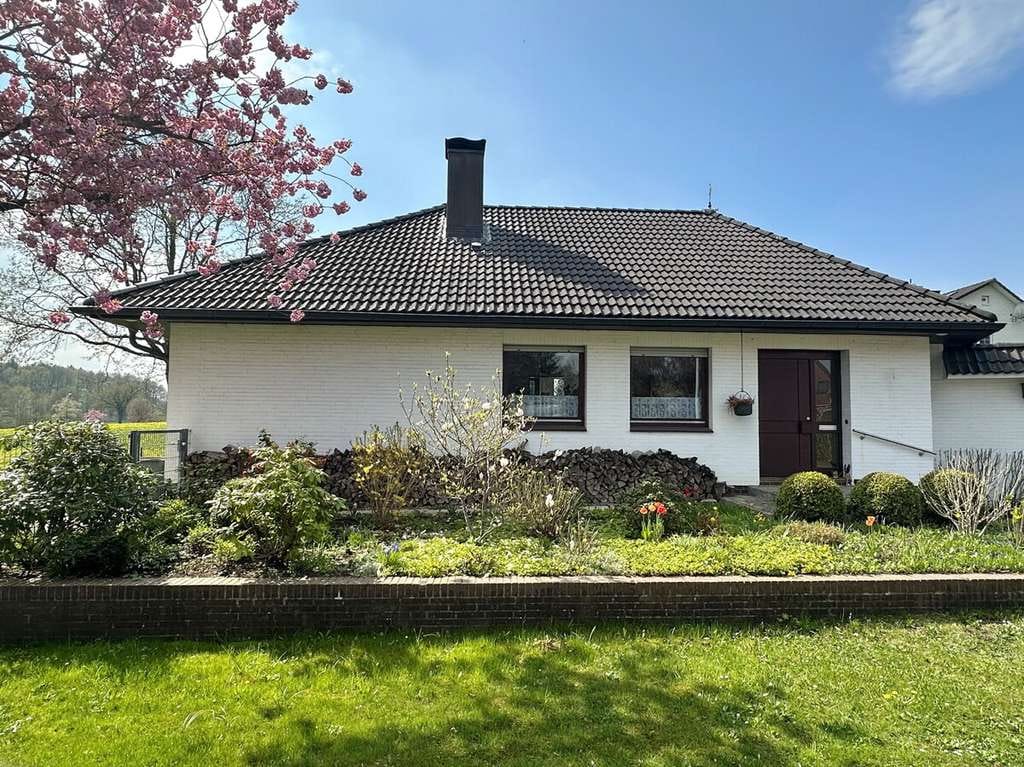 Immobilie in Kisdorf - Walmdachbungalow mit großem Grundstück in Feldrandlage von Kisdorf (Kisdorferwohld) - Bild 3