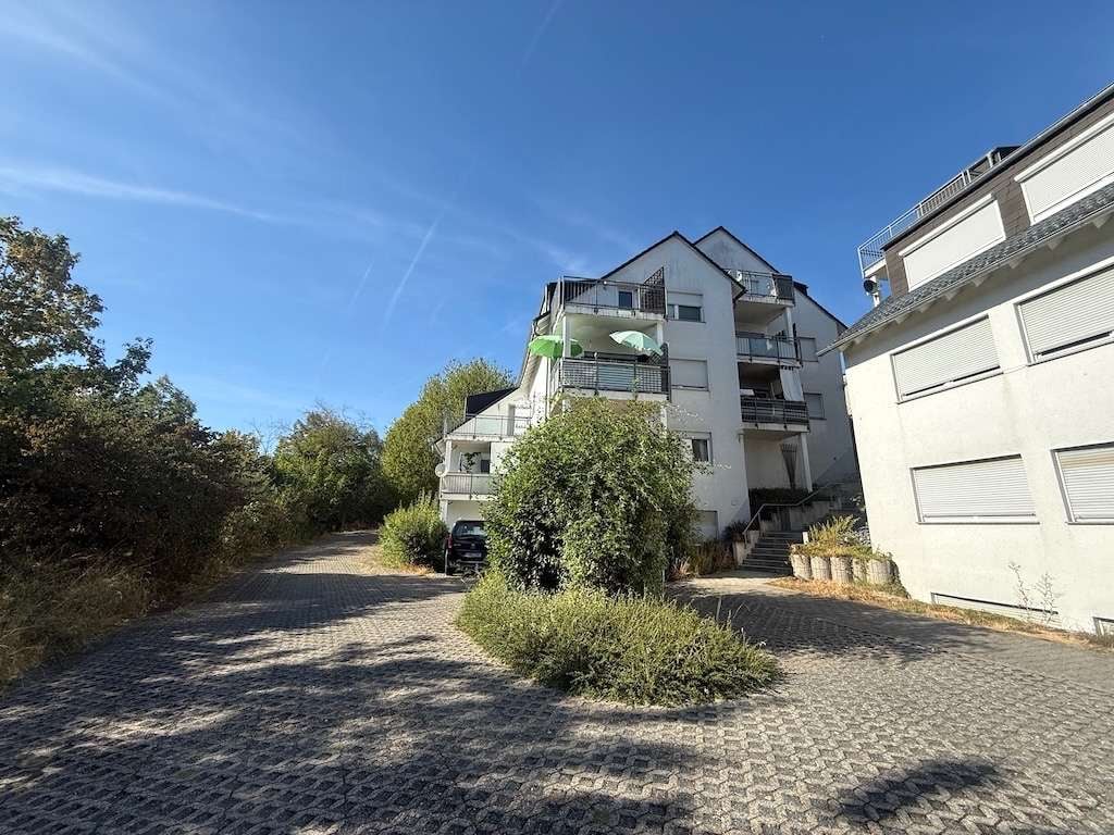 Immobilie in Selters (Taunus) - ---Top-gepflegte 2 Zimmer-Eigentumswohnung mit Balkon und PKW-Stellplatz--- - Bild 2