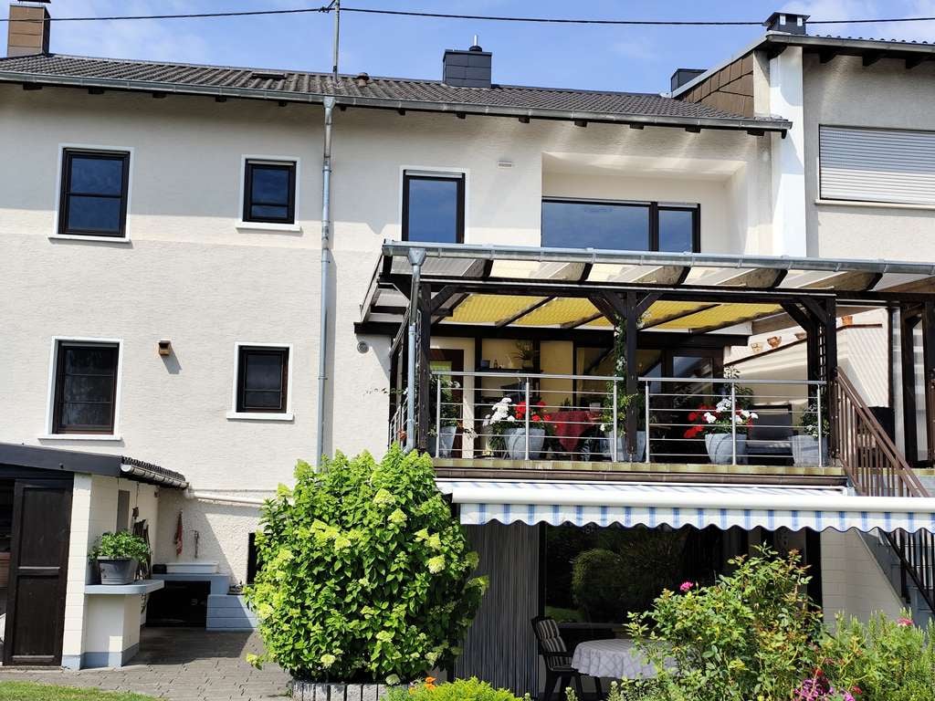 Immobilie in Überherrn - 1-2 Familienhaus mit tollem Garten in zentraler Lage - Bild 2