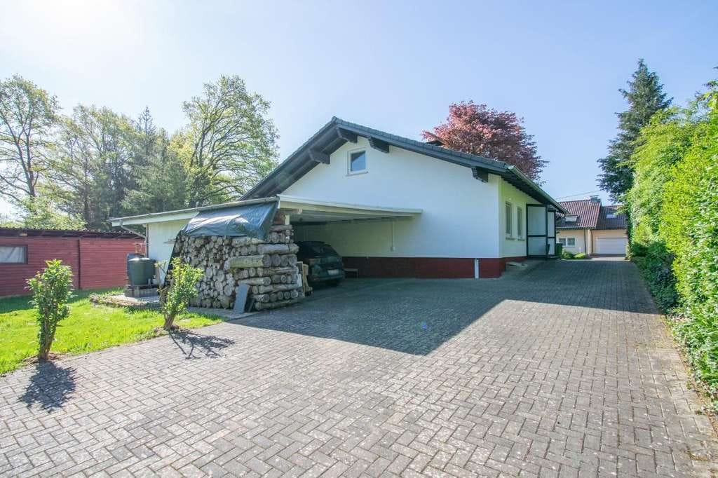 Immobilie in Hasselbach - MANNELLA *Modernisiertes Einfamilienhaus mit großem Grundstück* Viel Freiraum und Platz für Ihre Ide - Bild 1