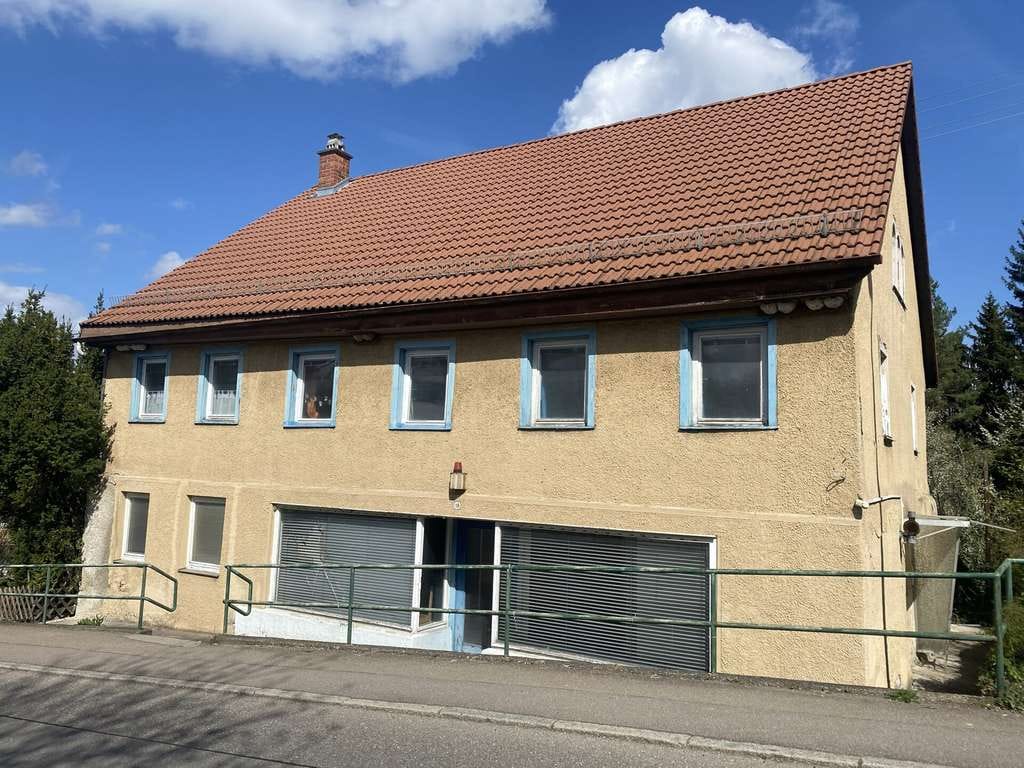 Immobilie in Aldingen - Wohnhaus mit großem Grundstück zur weiteren Entwicklung - Bild 0