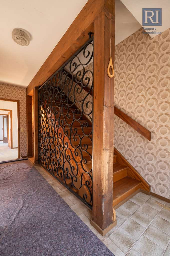 Immobilie in Eltmann - Zuhause mit Potenzial - großzügiges Einfamilienhaus - Bild 3