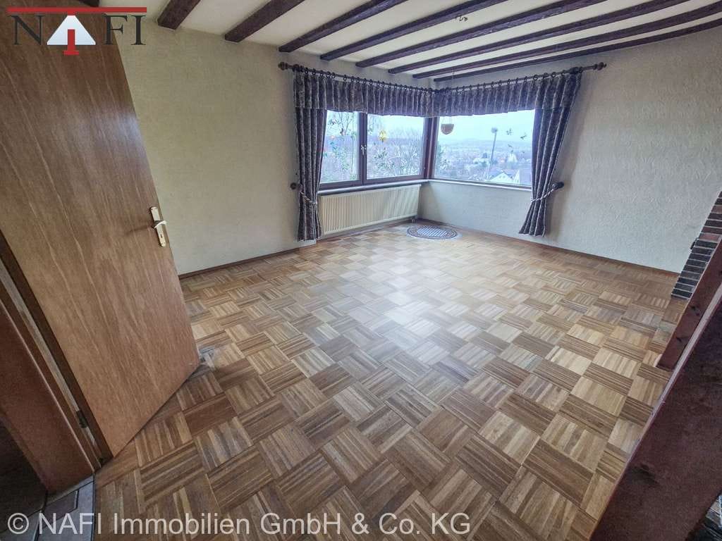 Immobilie in Uhingen - **PLATZWUNDER, großzügiges Einfamilienhaus mit Einliegerwohnung und toller Aussicht** - Bild 1