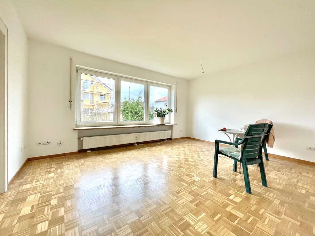 Immobilie in Hallstadt - Renovierte EG 4-Zimmer WHG mit Balkon, Einbauküche und Garage - Bild 1