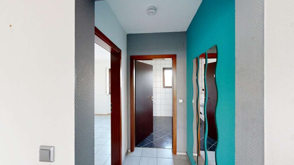 Immobilie in Altrip - Ihr neues Zuhause:Helle 3-Zimmer-Wohnung mit offener Küche und Wohnbereich mit Wintergartencharakter - Bild 4